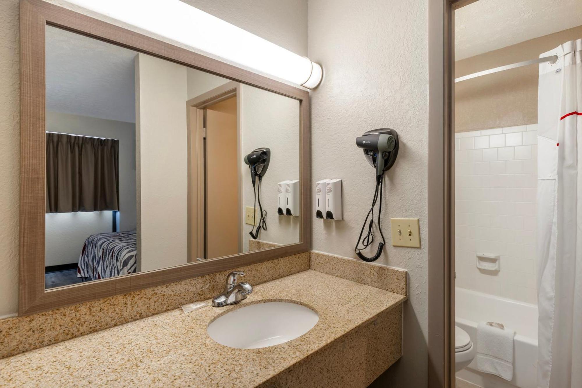 Red Roof Inn Doswell - Kings Dominion Экстерьер фото