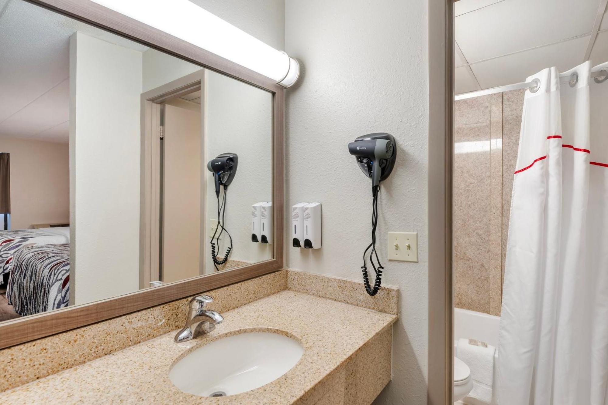 Red Roof Inn Doswell - Kings Dominion Экстерьер фото